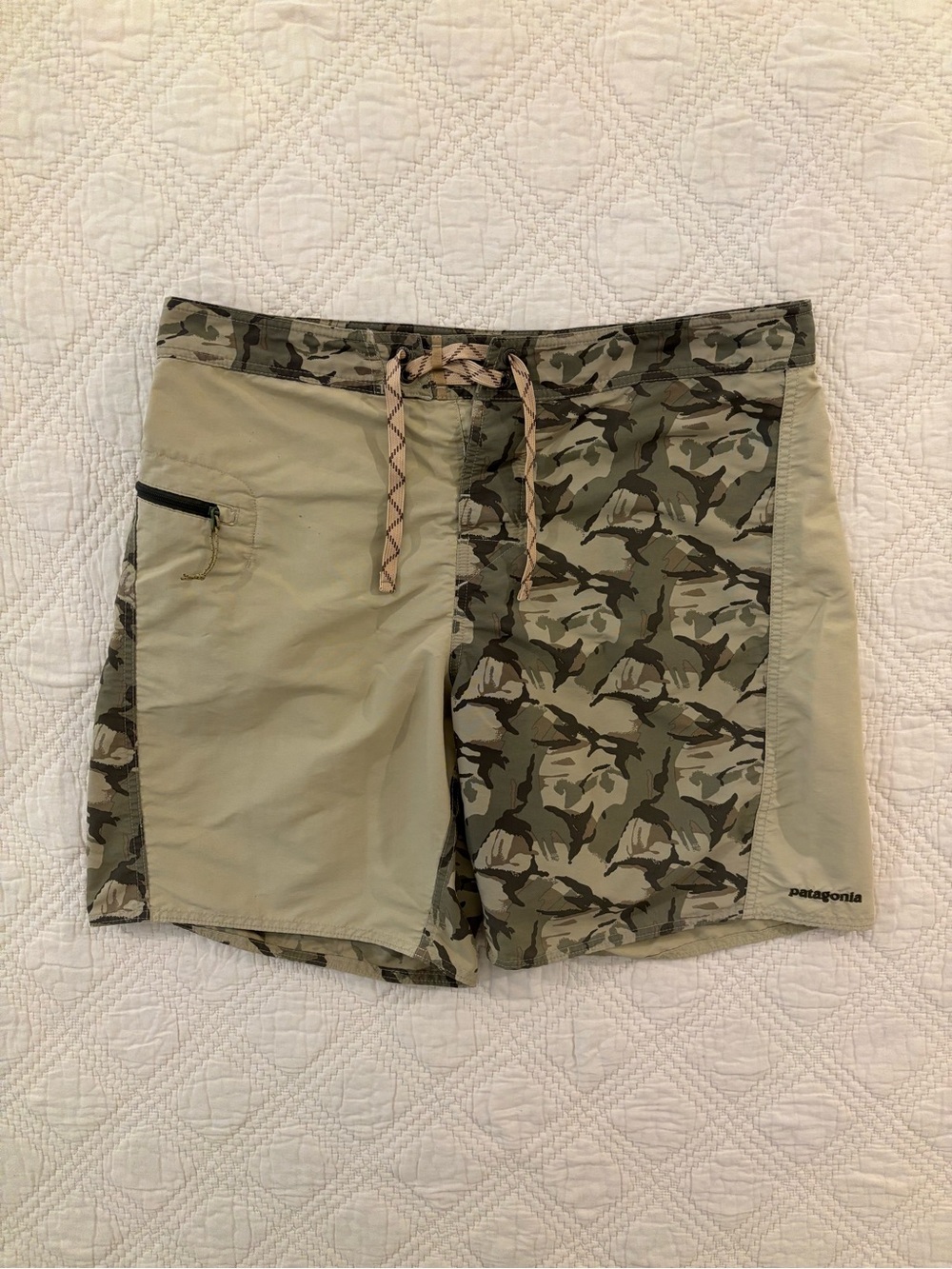 Patagonia Minimalist Wavefarer Boardshorts Mens 34x8 Camo Nylon Outdoors Surf
